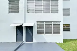 443 NE 195th St, Miami, FL 33179 - Photo 22