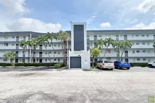443 NE 195th St, Miami, FL 33179 - Photo 2