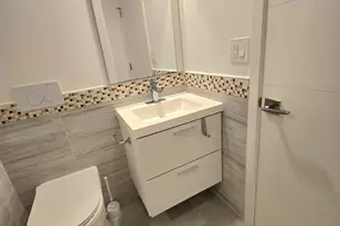 137 Golden Isles Dr, Hallandale Beach, FL 33009 - Photo 36