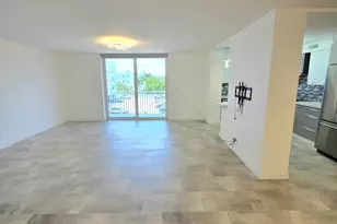 137 Golden Isles Dr, Hallandale Beach, FL 33009 - Photo 12