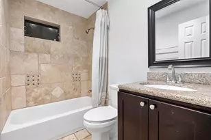 9897 Fairway Cove Ln, Plantation, FL 33324 - Photo 22