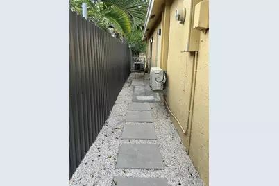 1136 NW 5th Court, Fort Lauderdale, FL 33311 - Photo 4