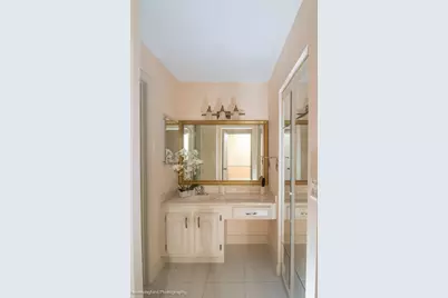 2047 Discovery Circle E, Deerfield Beach, FL 33442 - Photo 14