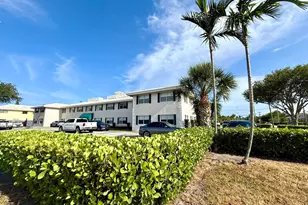 298 SW 6th St, Boca Raton, FL 33432 - Photo 10