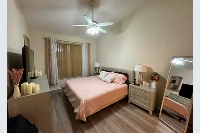 1828 NW 79th Way NW, Pembroke Pines, FL 33024 - Photo 2