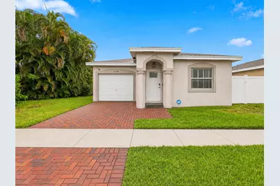 2118 E Ridge Circle E, Boynton Beach, FL 33435 - Photo 1