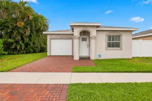 2118 E Ridge Circle East, Boynton Beach, FL 33435 - Photo 1