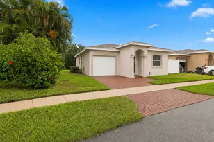 2118 E Ridge Circle East, Boynton Beach, FL 33435 - Photo 2