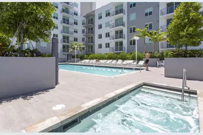729 NW 2 Street #605, Miami, FL 33128 - Photo 16
