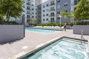 729 NW 2nd St, Miami, FL 33128 - Photo 16
