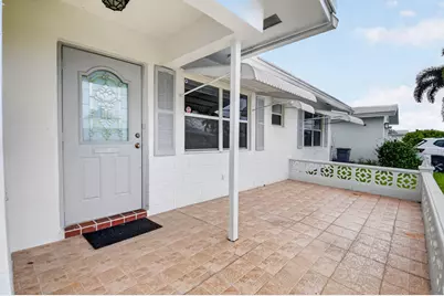2091 SW 13th Terrace SW, Boynton Beach, FL 33426 - Photo 2