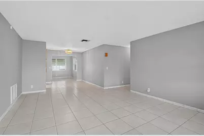 2091 SW 13th Terrace SW, Boynton Beach, FL 33426 - Photo 6