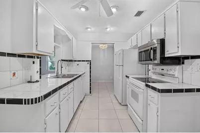 2091 SW 13th Terrace SW, Boynton Beach, FL 33426 - Photo 16