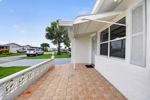2091 SW 13th Terrace SW, Boynton Beach, FL 33426 - Photo 4