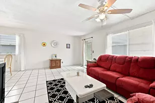 91 Flanders B, Delray Beach, FL 33484 - Photo 8