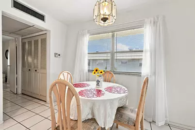 91 Flanders B, Delray Beach, FL 33484 - Photo 18