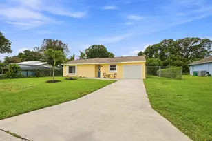 1355 23rd Pl SW, Vero Beach, FL 32962 - Photo 2