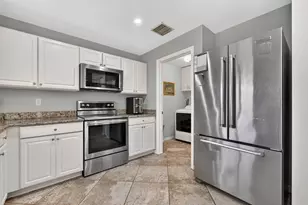 5532 SE Graham Dr, Stuart, FL 34997 - Photo 8