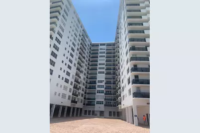 6039 Collins Avenue #1722, Miami Beach, FL 33140 - Photo 1