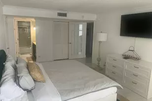6039 Collins Ave, Miami Beach, FL 33140 - Photo 4