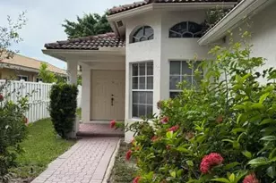 13514 NW 7th St, Plantation, FL 33325 - Photo 2