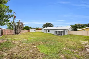 2306 NE 19th Ct, Jensen Beach, FL 34957 - Photo 28