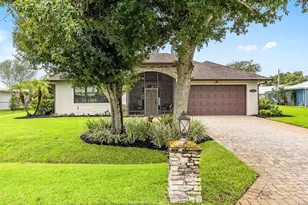 5103 Echo Pines Cir E, Fort Pierce, FL 34951 - Photo 6