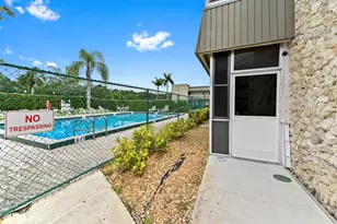 126 Sparrow Dr, Royal Palm Beach, FL 33411 - Photo 22