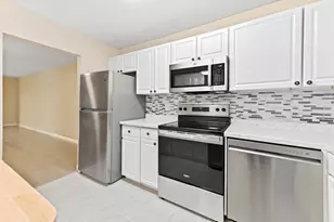 126 Sparrow Dr, Royal Palm Beach, FL 33411 - Photo 8