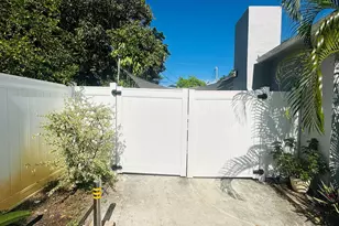 6710 Forest Ct, West Palm Beach, FL 33405 - Photo 22