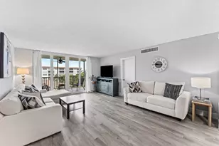 910 Dogwood Dr, Delray Beach, FL 33483 - Photo 6