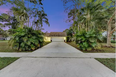 225 Sulky Way, Wellington, FL 33414 - Photo 2