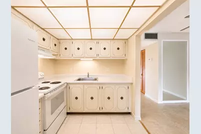 555 Purdy Lane #309, Palm Springs, FL 33461 - Photo 12