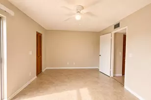 555 Purdy Ln, Palm Springs, FL 33461 - Photo 16