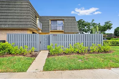1731 17th Way, West Palm Beach, FL 33407 - Photo 1