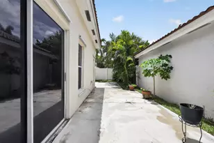 922 Opal Terrace, Weston, FL 33326 - Photo 32