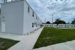 4393 Windsor Ave, West Palm Beach, FL 33407 - Photo 4
