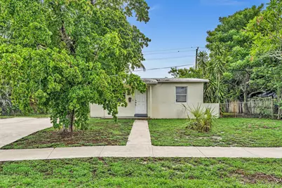 4936 NE 14th Avenue, Pompano Beach, FL 33064 - Photo 1