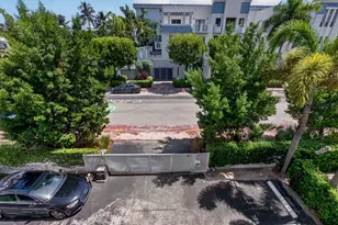 1045 10th St, Miami Beach, FL 33139 - Photo 34