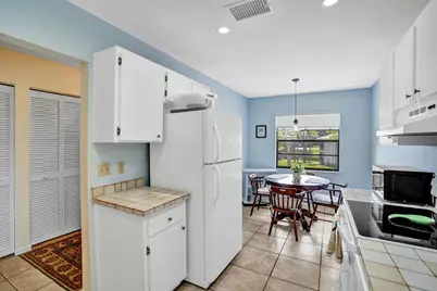 19 Stratford Drive E #Unit F, Boynton Beach, FL 33436 - Photo 4