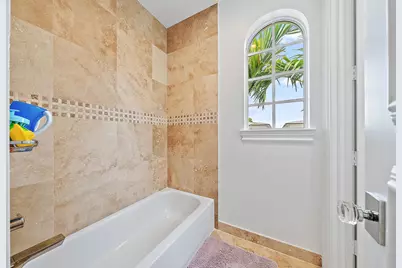 914 NE 2nd Avenue, Delray Beach, FL 33444 - Photo 24
