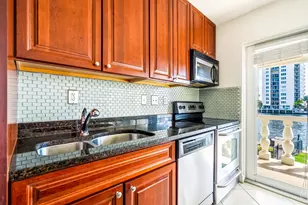 2895 NE 32nd St, Fort Lauderdale, FL 33306 - Photo 8