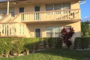 113 Canterbury E, West Palm Beach, FL 33417 - Photo 1
