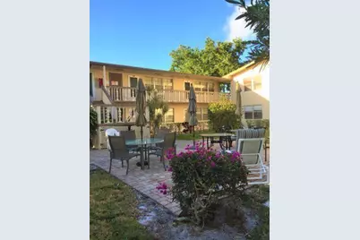 113 Canterbury E, West Palm Beach, FL 33417 - Photo 1