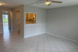 147 Cambridge G, West Palm Beach, FL 33417 - Photo 4