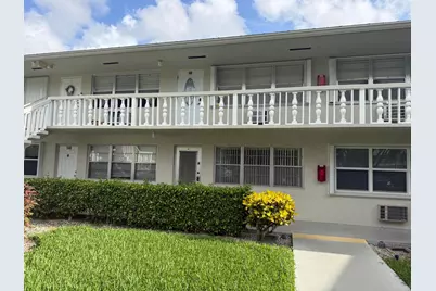 147 Cambridge G, West Palm Beach, FL 33417 - Photo 2