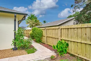 1267 Summerwood Cir, Wellington, FL 33414 - Photo 14