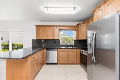 24 SW 6th Street #2, Hallandale Beach, FL 33009 - Photo 2