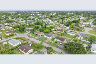 316 NW 6th Court, Deerfield Beach, FL 33441 - Photo 6
