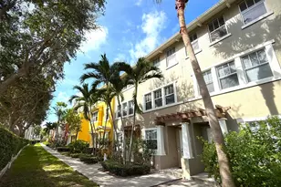 960 Millbrae Ct, West Palm Beach, FL 33401 - Photo 2